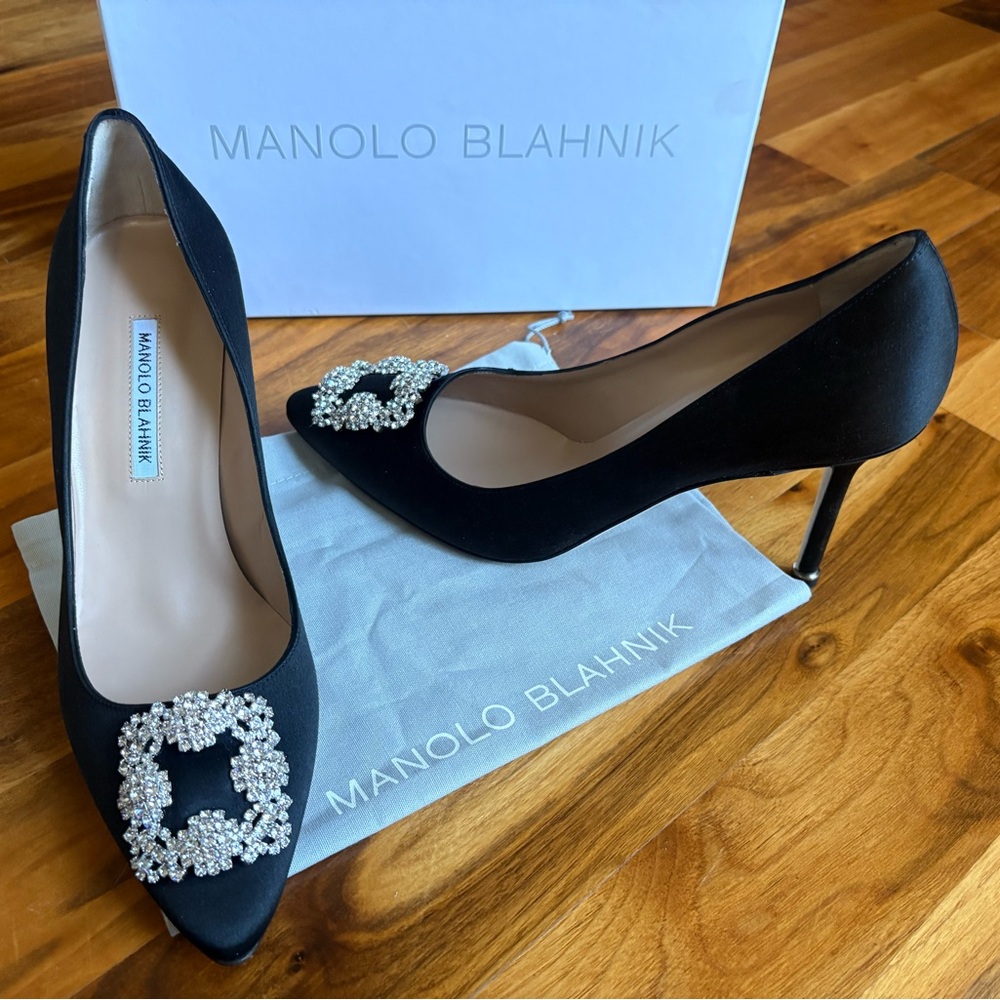 Manolo Blahnik, Black Satin Hangisi Pumps 90, NEW - Picture 10 of 14